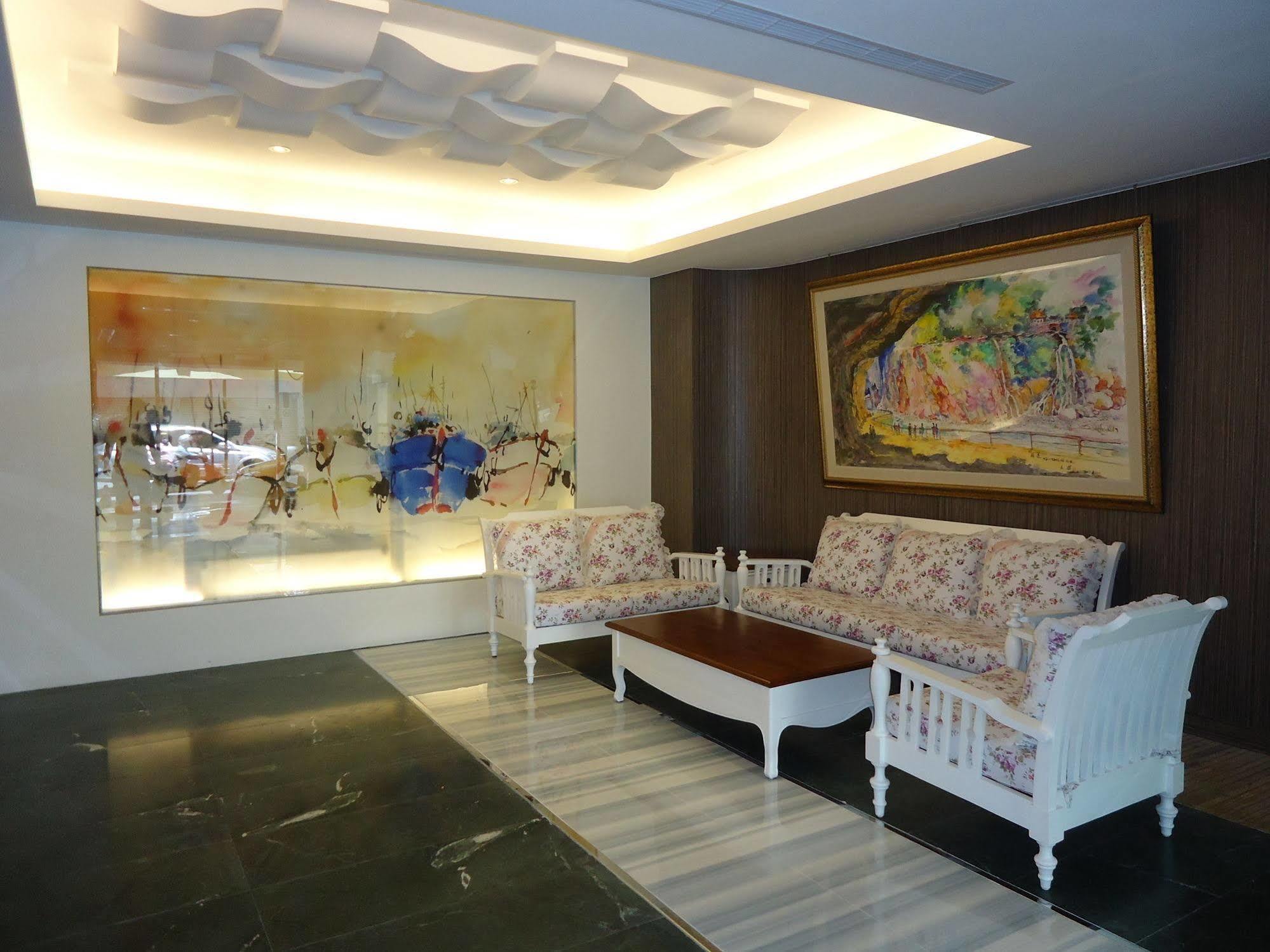 Roaders Hotel Hualien Dongda Exterior foto